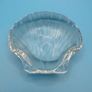 Baccarat Crystal Clear Clam Shell Figure/Paperweight